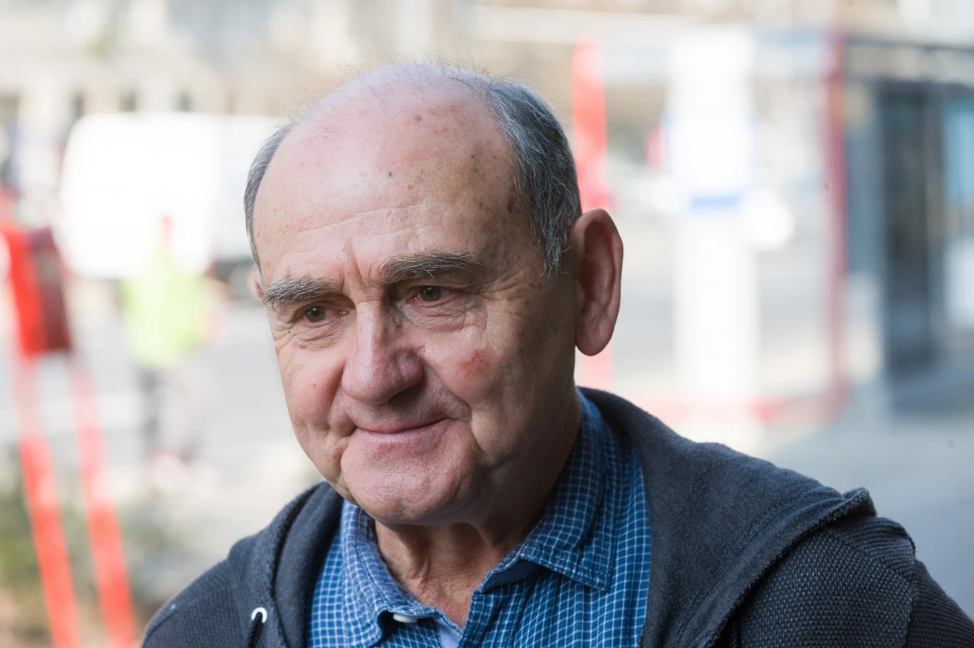 Jan Peszek to aktor teatralny, filmowy i telewizyjny. Można go było oglądać na deskach: Teatru Polskiego we Wrocławiu, Teatru Starego w Krakowie, Teatru Nowego w Łodzi oraz Teatru Narodowego w Warszawie. Na swoim koncie ma też liczne role filmowe, telewizyjne oraz dubbingowe. 