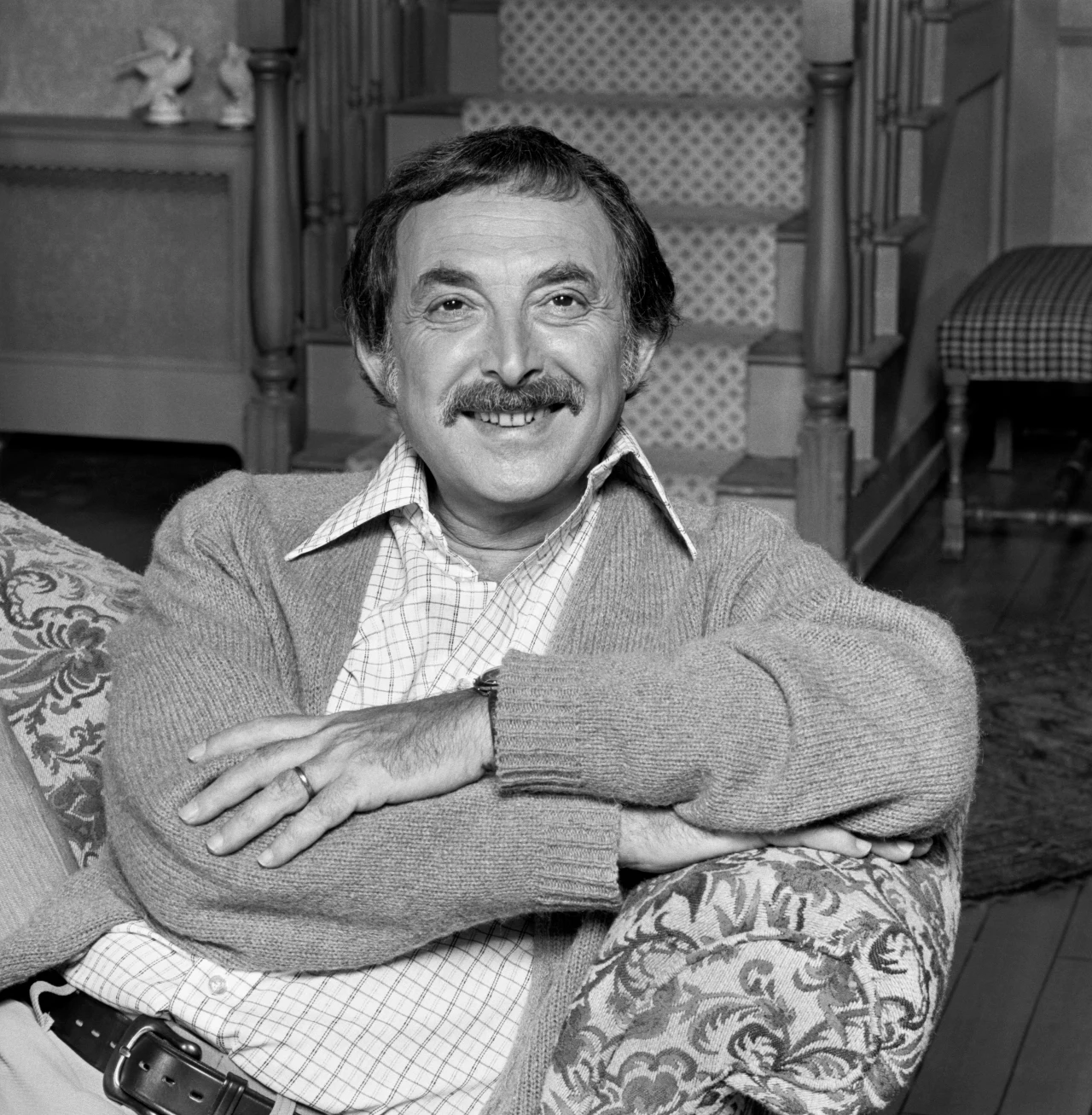 Bill Macy w latach 70. XX wieku na planie sitcomu "Maude" Bill Macy w latach 70. XX wieku na planie sitcomu "Maude"