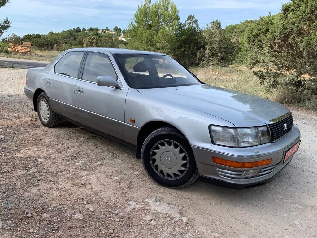 Lexus LS400 na zdjęciach