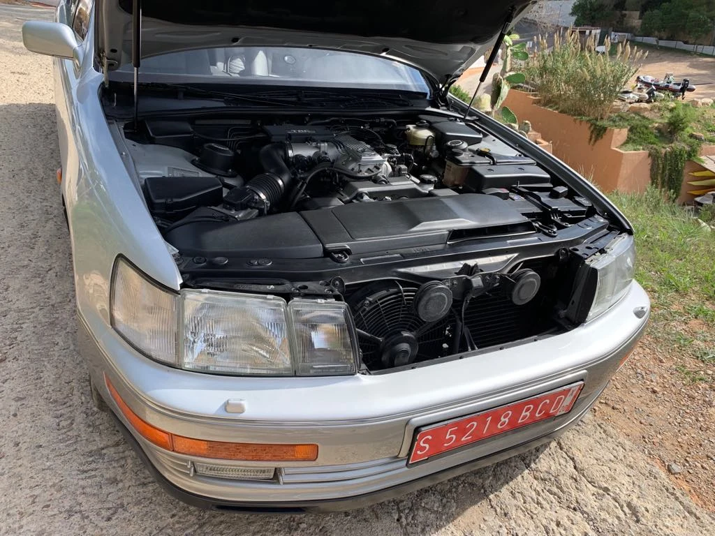 Lexus LS400 na zdjęciach