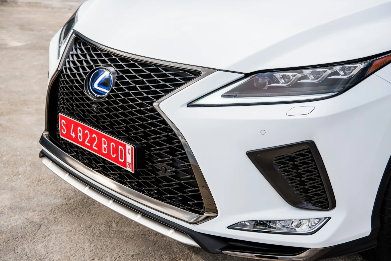 Lexus RX 450h na zdjęciach