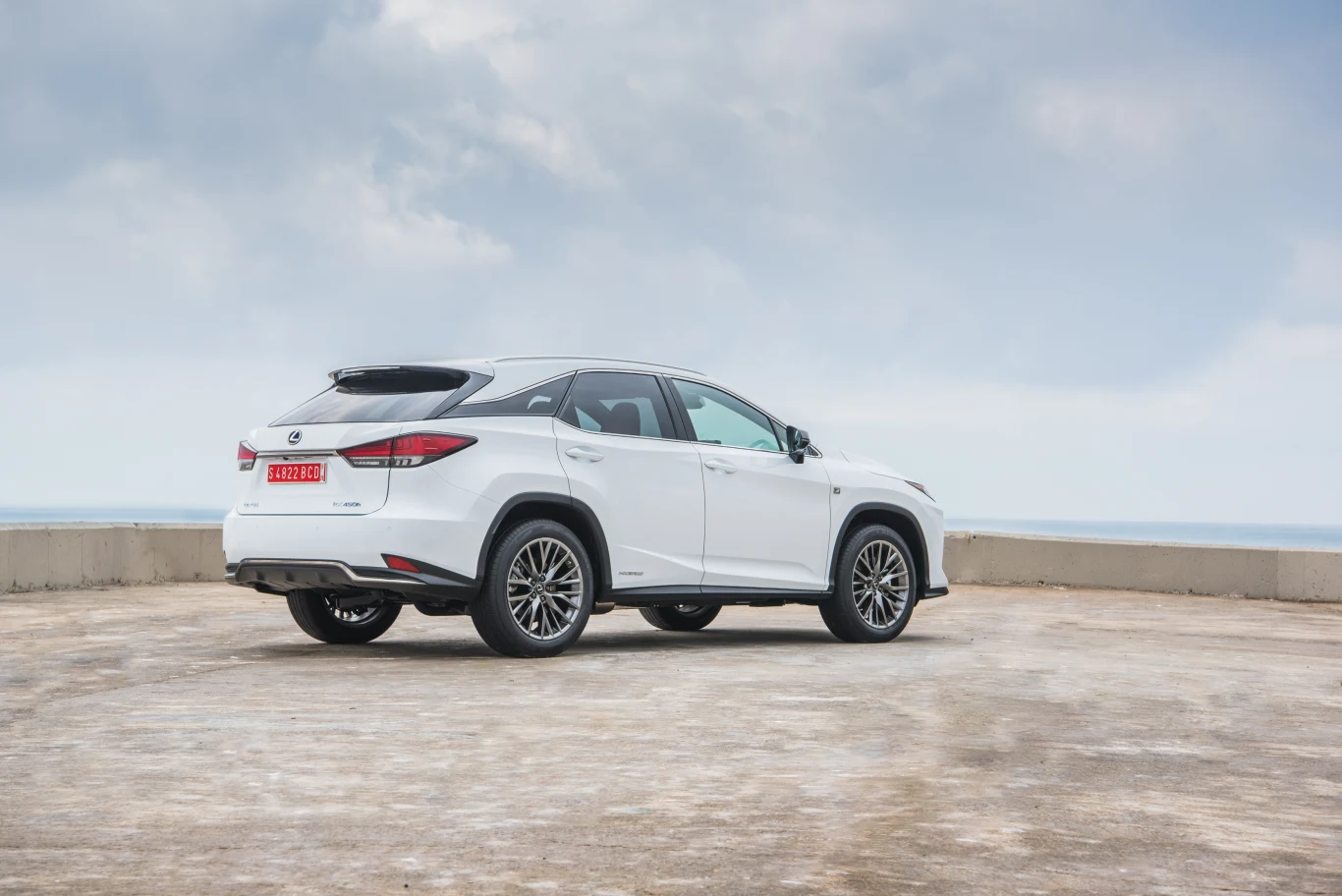 Lexus RX 450h na zdjęciach