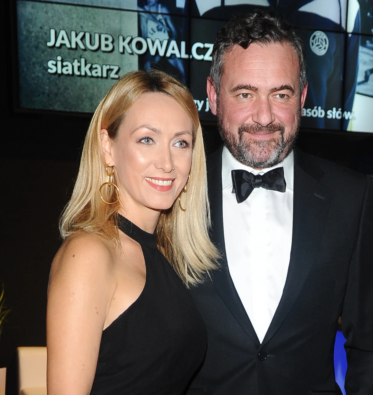 Anna Kalczyńska na salonach pojawiła się z mężem u boku Anna Kalczyńska na salonach pojawiła się z mężem u boku