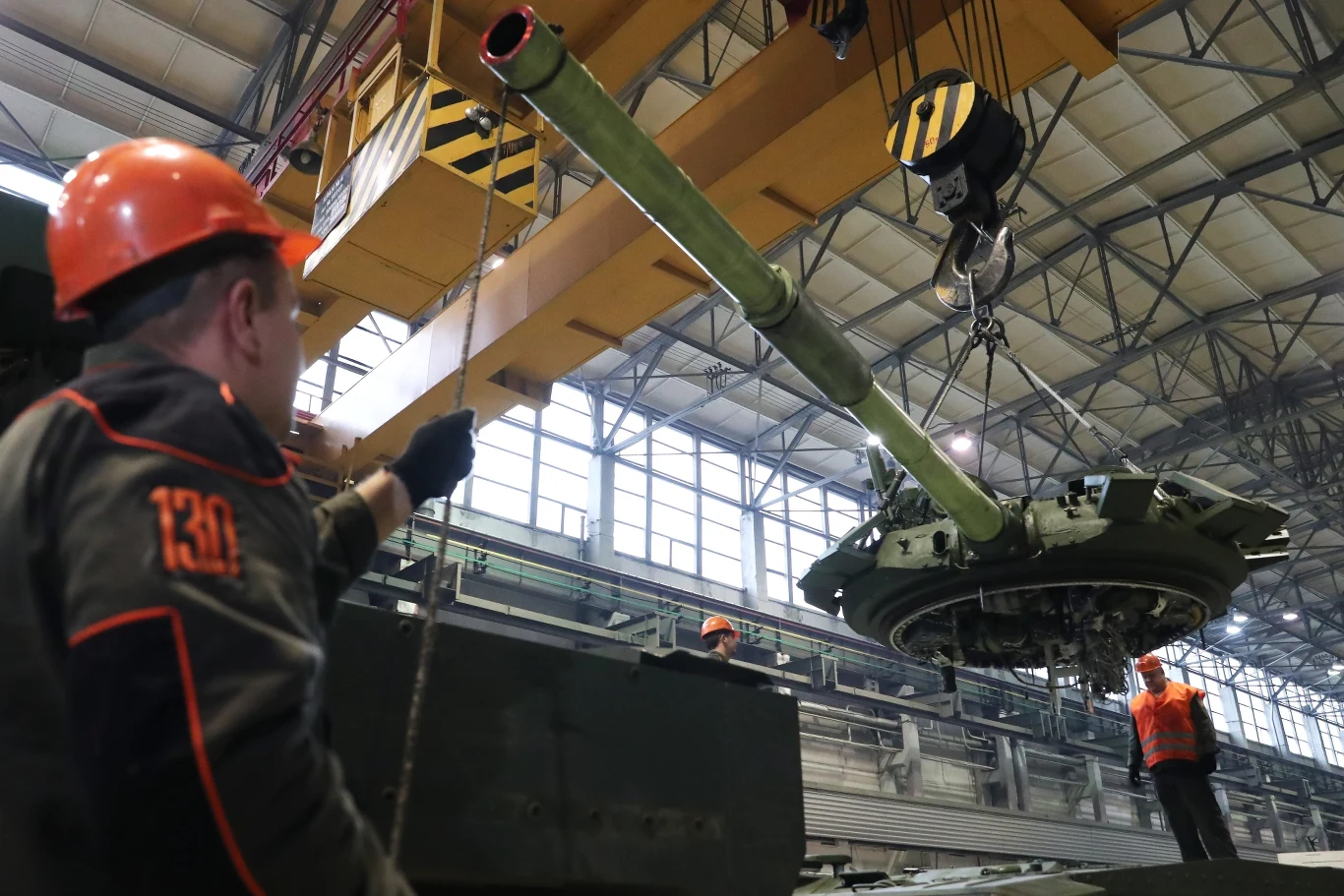 Ogólnie rzecz biorąc w nowej wersji czołgu zmontowano 125-mm armatę gładkolufową, wielokanałowy celownik działonowego Sosna-U, celownik dowódcy czy system kierowania ogniem. T-72 otrzymają także nowy silnik wysokoprężny W-92S2F o mocy 1130 KM, automatyczną skrzynię biegów i nowe gąsienice.