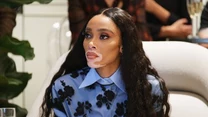 Winnie Harlow to kolejna gwiazda, obok Kendall Jenner, która ze swojej choroby uczyniła atut. Modelka cierpi na bielactwo, w wyniku którego fragmenty jej skóry uległy depigmentacji, dlatego są jaśniejsze. Wyjątkowa uroda Winnie Harlow sprawiła, że gwiazda pojawiła się w kampaniach reklamowych największych marek na świecie. 