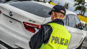 Jak informują policjanci, wartość BMW to ponad 300 tys. złotych