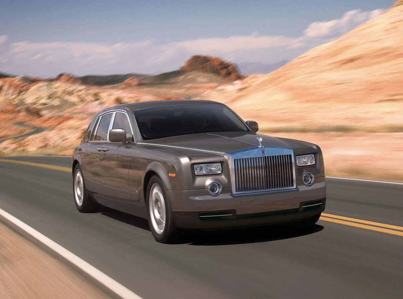 Rosjanie bardzo lubią też modele Rolls-Royce'a, o czym świadczą kolejne pozycje. Na siódmym miejscu uplasował się Phantom (440 rejestracji)... Rosjanie bardzo lubią też modele Rolls-Royce'a, o czym świadczą kolejne pozycje. Na siódmym miejscu uplasował się Phantom (440 rejestracji)...