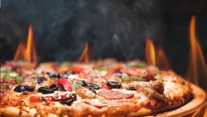 ​Ognista ruletka: Pizza z niebezpiecznym kawałkiem - niespodzianką