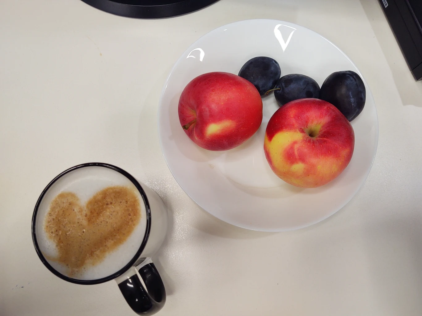 Motorola One Zoom - zdjęcia