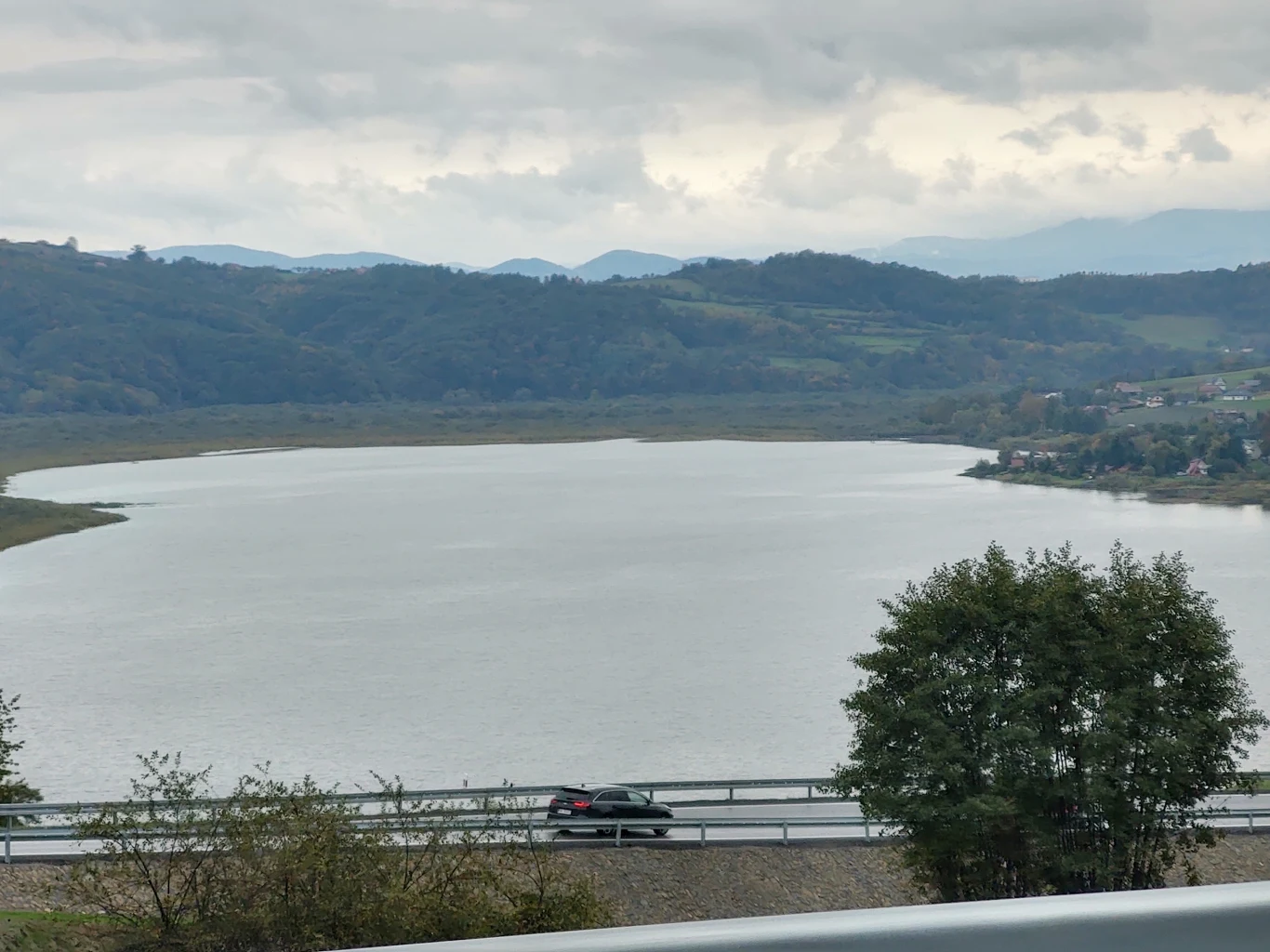 Motorola One Zoom - zdjęcia