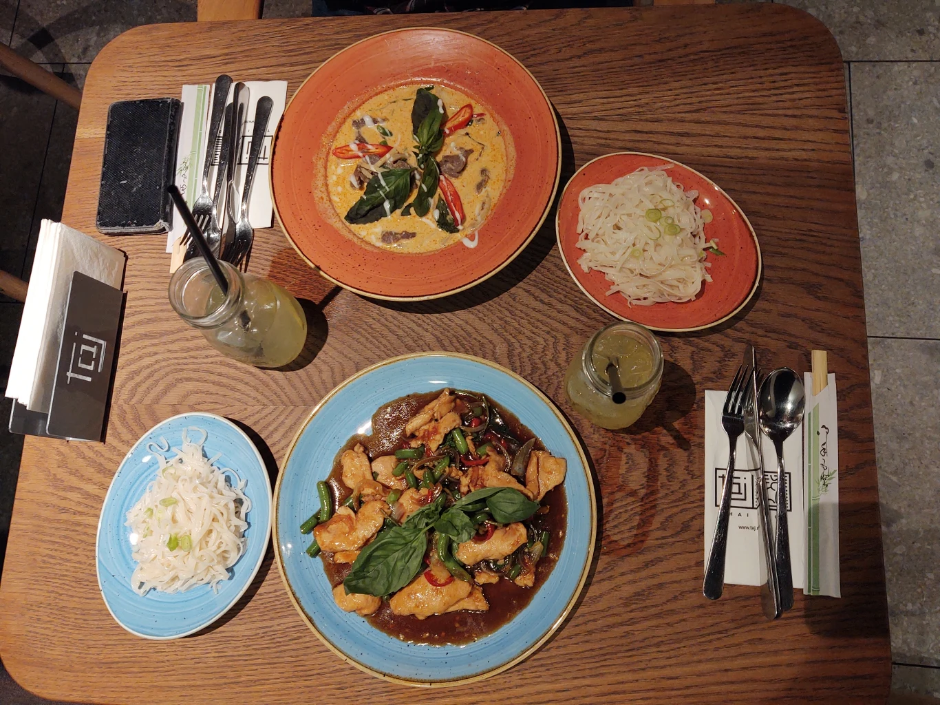 Motorola One Zoom - zdjęcia