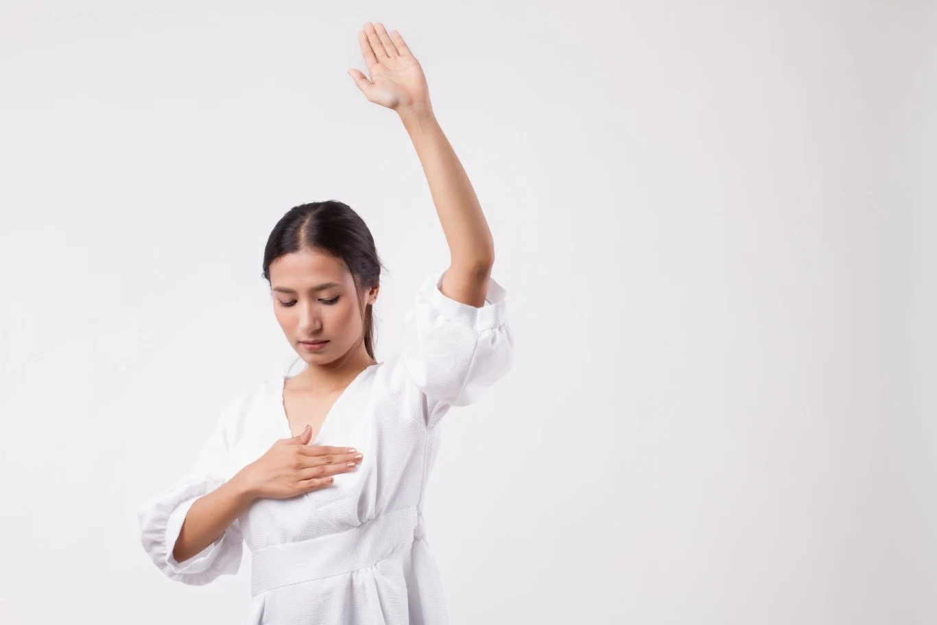 Samobadanie piersi jest jednym z najważniejszych elementów profilaktyki zdrowotnej Samobadanie piersi jest jednym z najważniejszych elementów profilaktyki zdrowotnej