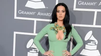 Katy Perry uważa jest za jedną z najseksowniejszych celebrytek na świecie. Wokalistka trzykrotnie wygrywała zestawienia najpiękniejszych gwiazd. Działo się to w latach: 2010 ("Maxim"), 2011 ("FHM") i 2013 ("Men’s Health").  

Wokalistka sama ma świadomość swojego ciała i namawia inne kobiety do akceptacji własnego ciała. "Osobiście uważam, że mam krągłości i nie mam normalnego rozmiaru i reprezentuję sporą grupę kobiet. Chcę, aby się ze mną identyfikowano" - mówiła w jednym z wywiadów.  

"[Jestem] ekstremalnie wyzwolona ze sposobu w jaki myślałam, wyzwolona duchowo, politycznie, seksualnie, a także uwolniona od rzeczy, które mi nie służą" - mówiła natomiast Perry krótko po ścięciu włosów i zafarbowaniu ich na blond.

Jak na takie wypowiedzi reaguje głęboko wierząca rodzina gwiazdy? Według niej nikt nigdy nie robił jej z tego powodu problemu.