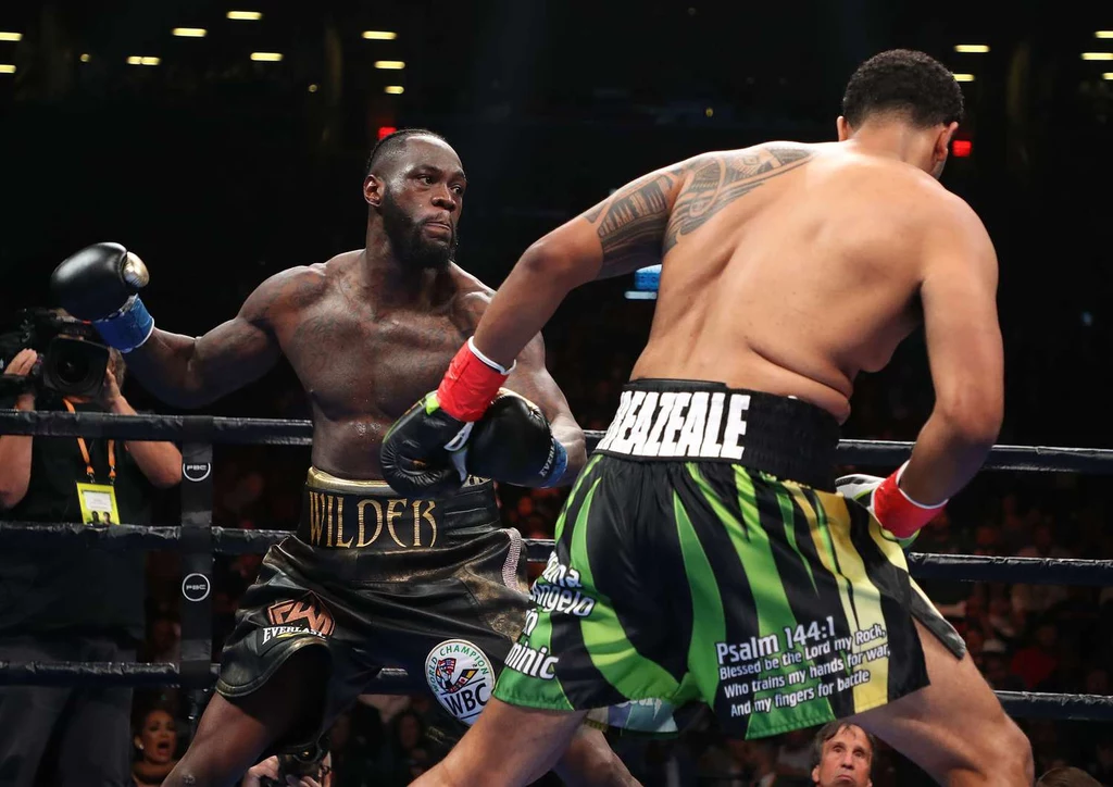Deontay Wilder w pojedynku z Dominikiem Breazealem Deontay Wilder w pojedynku z Dominikiem Breazealem