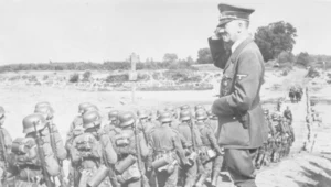 Wrzesień 1939.  Adolf Hitler i niemieckie wojsko. Fot. Hulton Archive/Getty Images