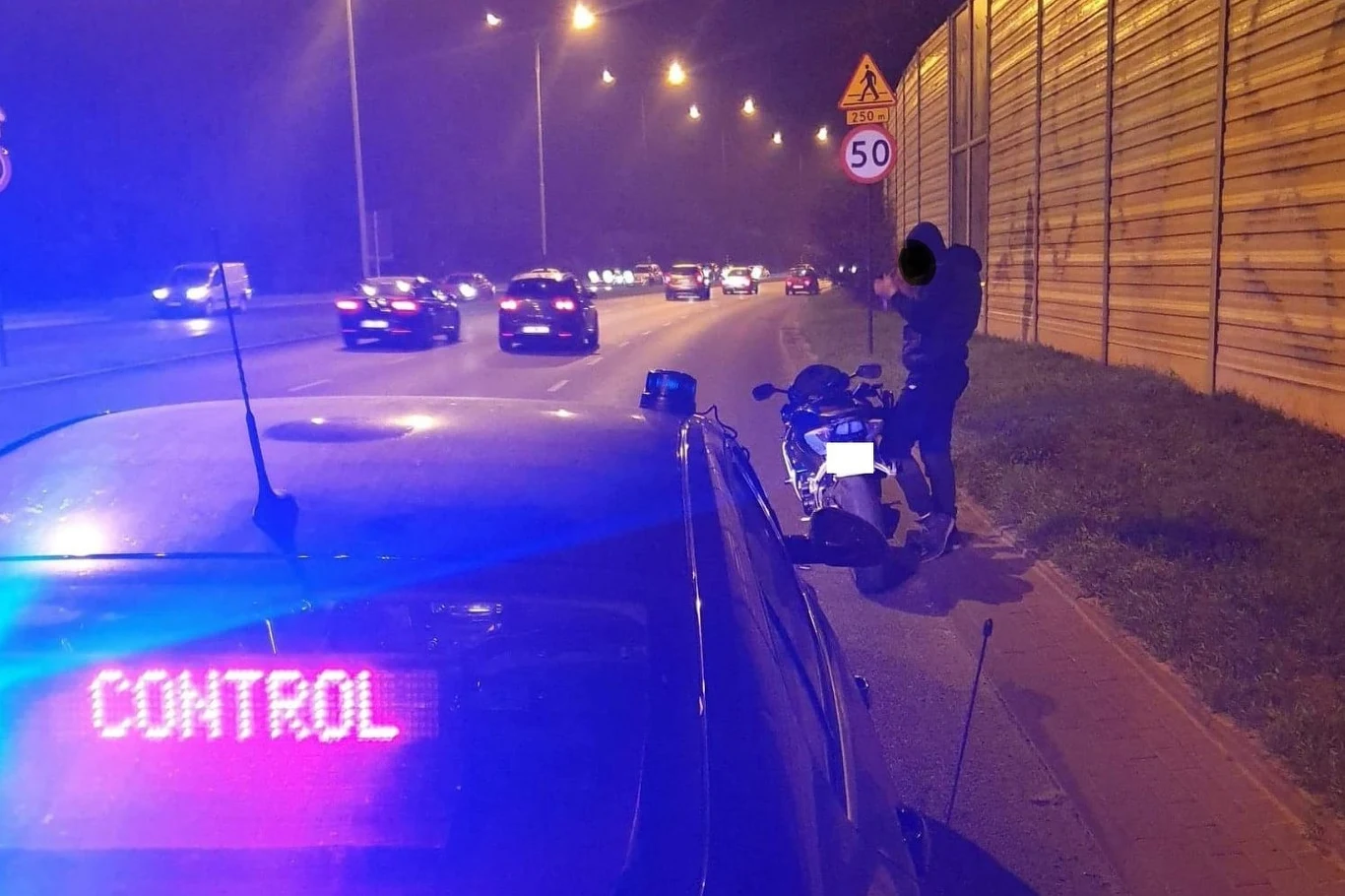 Motocyklista stracił prawo jazdy Motocyklista stracił prawo jazdy