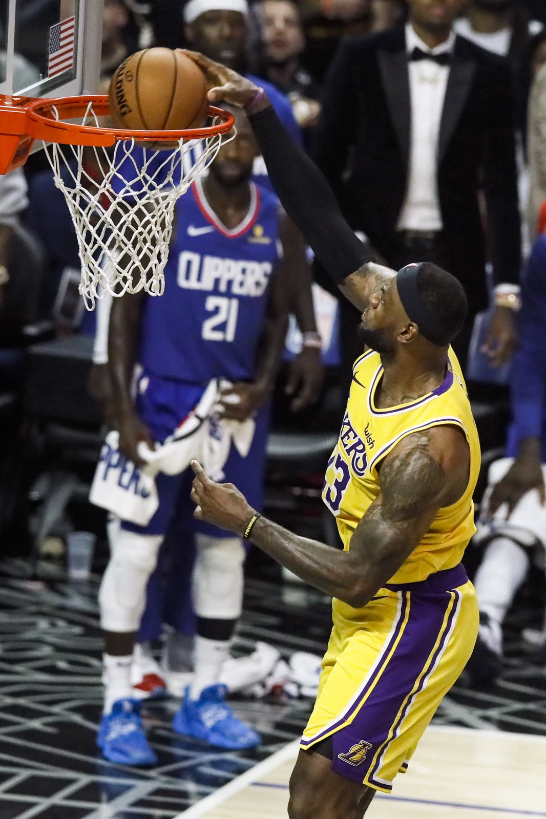 LeBron James w akcji podczas meczu Los Angeles Lakers z Los Angeles Clippers w Staples Center, w Los Angeles LeBron James w akcji podczas meczu Los Angeles Lakers z Los Angeles Clippers w Staples Center, w Los Angeles