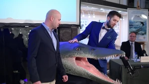 Doktor Daniel Tyborowski z PAN Muzeum Ziemi w Warszawie oraz dr hab. Błażej Błażejowski z Instytutu Paleobiologii PAN ogłaszają przełomowe odkrycie paleontologiczne z ery dinozaurów