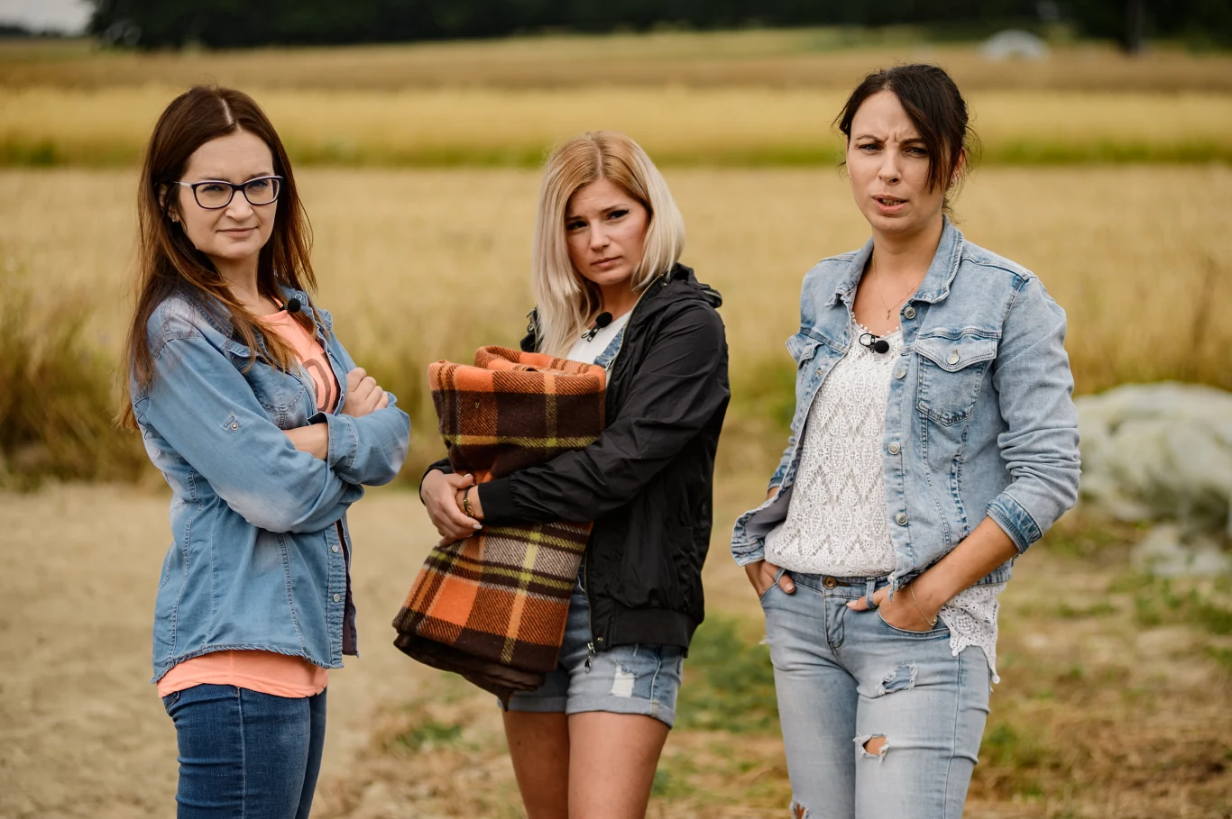 Rolnik zaproponował swoim kandydatkom sesję zdjęciową na polu wśród zbóż i okolicznych pagórków. Nie do końca spodobało się to kobietom. Tylko Wioleta i Agata zgodziły się na zdjęcia. Pozowania odmówiła Ilona. Przed Adrianem jeszcze randka z Agatą. Wciąż nie wiadomo, która z pań jest jego faworytką.