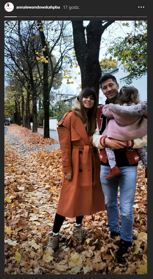 Ania i Robert Lewandowscy na spacerze z Klarą w Monachium