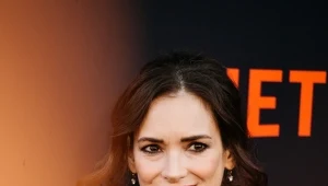 Lubię uciekać do miejsc, gdzie nie jestem rozpoznawalna i żyję tak jak inni - wyznaje Winona Ryder