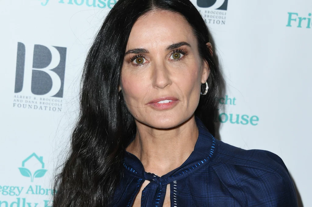 Demi Moore promuje właśnie swoją autobiografię „Inside Out”. Z tej okazji udzieliła kilku niezwykle szczerych wywiadów  i wstrząsnęła  opinią publiczną