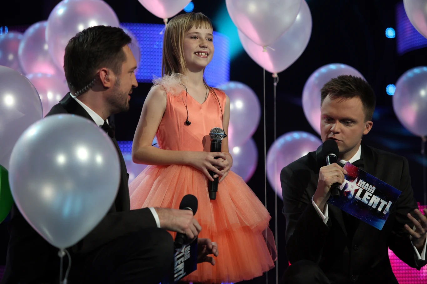 12-letnia Magda Welc w trzeciej edycji (2010) pokonała Kamila Bednarka, który od tamtej pory robi zawrotną karierę. Dorobek Magdy jest skromniejszy - młoda wokalistka wydała w 2011 roku płytę ze świątecznymi piosenkami. Na początku 2013 r. ukazał się teledysk "Kasety mamy". Później współpracowała z m.in. Piotrem Rubikiem. Magda Welc z duetem prowadzących "Mam talent": Marcinem Prokopem i Szymonem Hołownią.