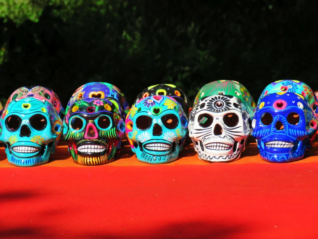Słynne meksykańskie czaszki to prawdziwe dzieła sztuki