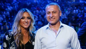 Piotr Świerczewski z dziennikarką Karoliną Szostak przy okazji gali Polsat Boxing Night 7 