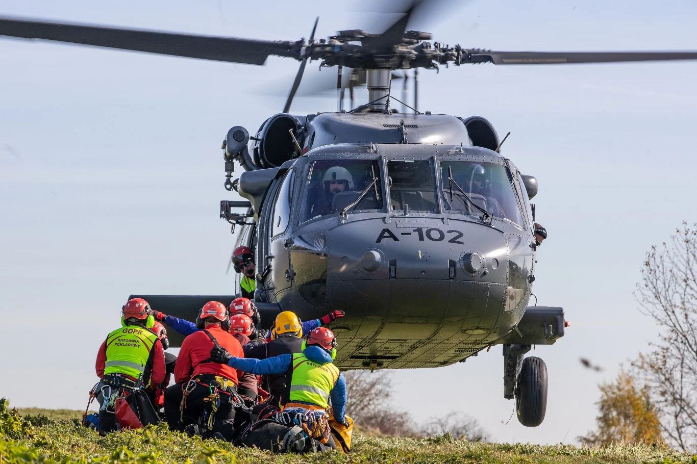 W ćwiczeniach z policjantami wzięli udział także funkcjonariusze Straży Granicznej i ratownicy TOPR. 