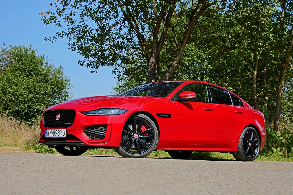 Jaguar XE P250 R-Dynamic