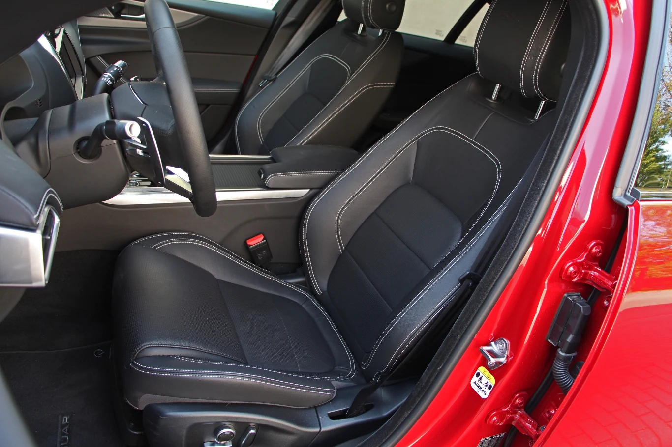 Jaguar XE P250 R-Dynamic Jaguar XE P250 R-Dynamic