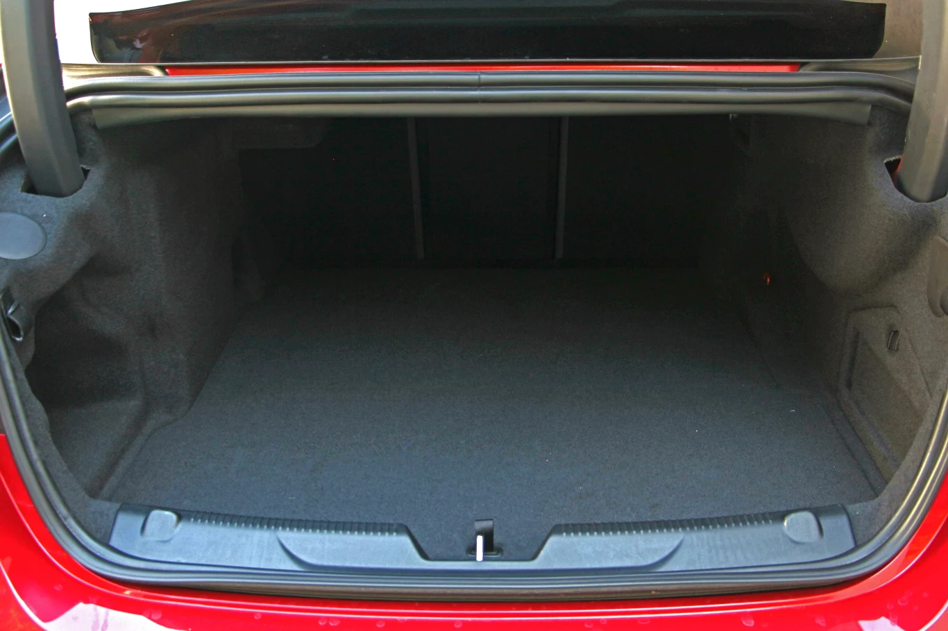 Jaguar XE P250 R-Dynamic Jaguar XE P250 R-Dynamic