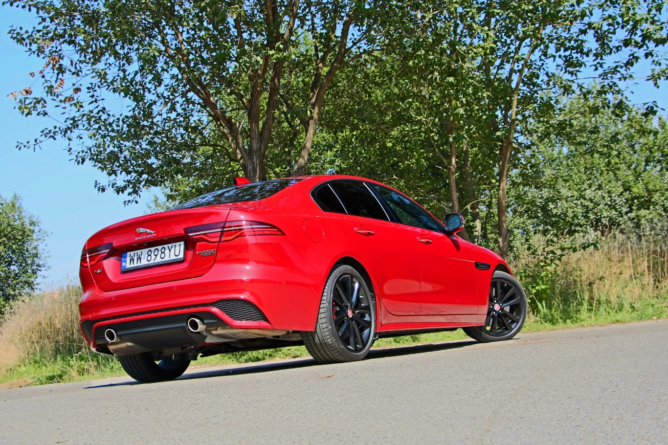 Jaguar XE P250 R-Dynamic Jaguar XE P250 R-Dynamic