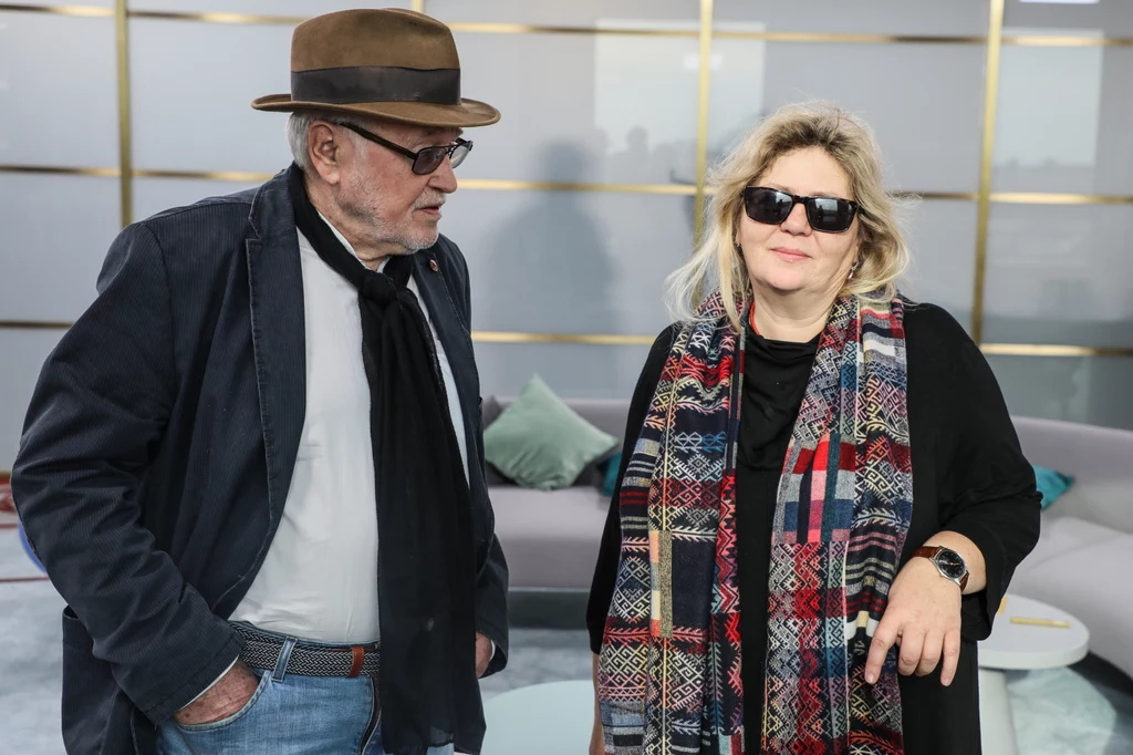 Aktor trzy lata temu poślubił Annę Kondratowicz. Wcześniej jego partnerkami były: Irena Paszyn, Mártą Mészáros oraz Małgorzata Potocka. Aktor trzy lata temu poślubił Annę Kondratowicz. Wcześniej jego partnerkami były: Irena Paszyn, Mártą Mészáros oraz Małgorzata Potocka.