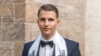 Jan Pyrek, 28 lat, Warszawa

Od urodzenia mieszkam w Warszawie. Jestem absolwentem Akademii Leona Koźmińskiego na kierunku administracja. 

Pasjonuję się sportem, dietetyką, podróżami oraz aktorstwem. Staram się ciągle rozwijać w tych dziedzinach dziedzinie (na swoim koncie mam liczne epizody serialowe i debiutancką rolę w filmie „Proceder”).