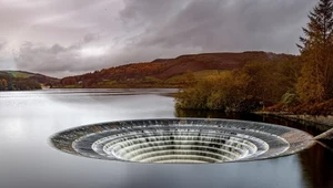 Ladybower Reservoir: Czym są tajemnicze dziury?