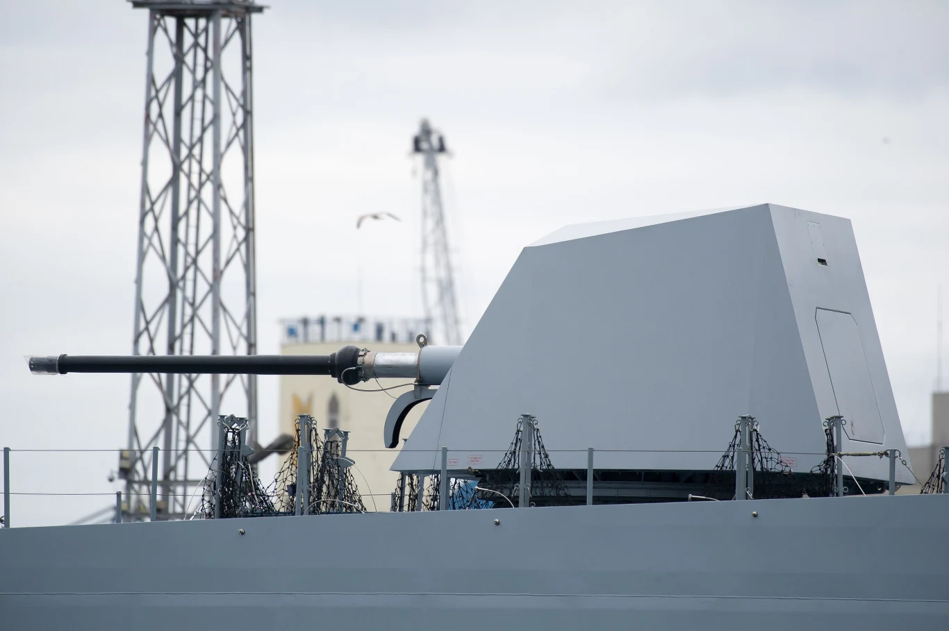 Główne uzbrojenie "Ślązaka" - działo OTO-Melara kal. 76 mm