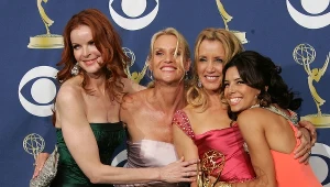 Dzięki przyjaźni (od l.) Bree (Marcia Cross), Lynette (Felicity Huffman), Gabrielle (Eva Longoria) i Susan (Teri Hatcher) przeżyły wszystkie okropności, jakie nawiedzały mieszkańców słynnej Wisteria Lane