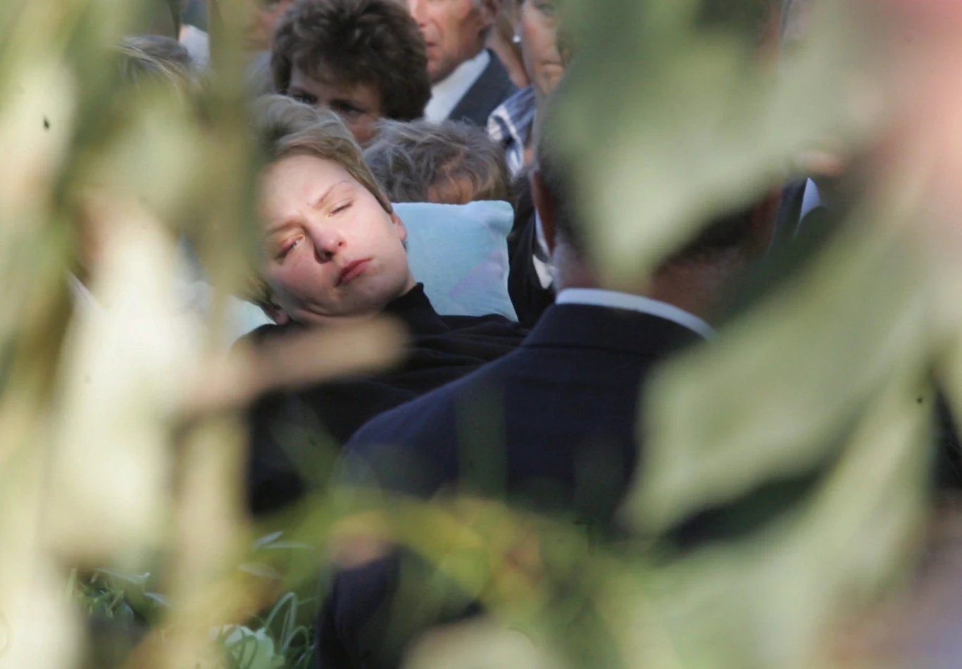 Otylia Jędrzejczak na pogrzebie brata w 2005 roku 