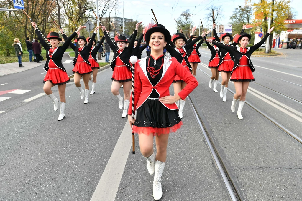 Uczestnicy obchodów odzyskania przez Polskę niepodległości we Wrocławiu Uczestnicy obchodów odzyskania przez Polskę niepodległości we Wrocławiu
