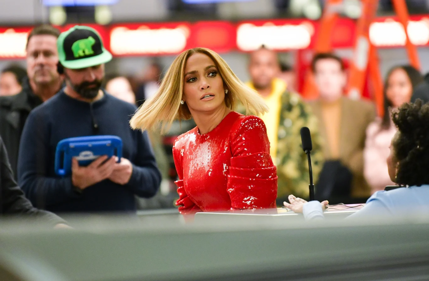 Zobacz zdjęcia Jennifer Lopez z planu filmu "Marry Me" Zobacz zdjęcia Jennifer Lopez z planu filmu "Marry Me"
