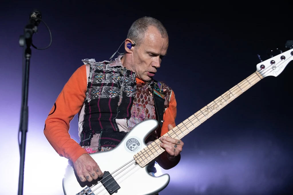 Flea (Red Hot Chili Peppers) w akcji