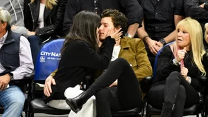 Camila Cabello i Shawn Mendes na meczu koszykówki. Ich zdjęcia są hitem sieci