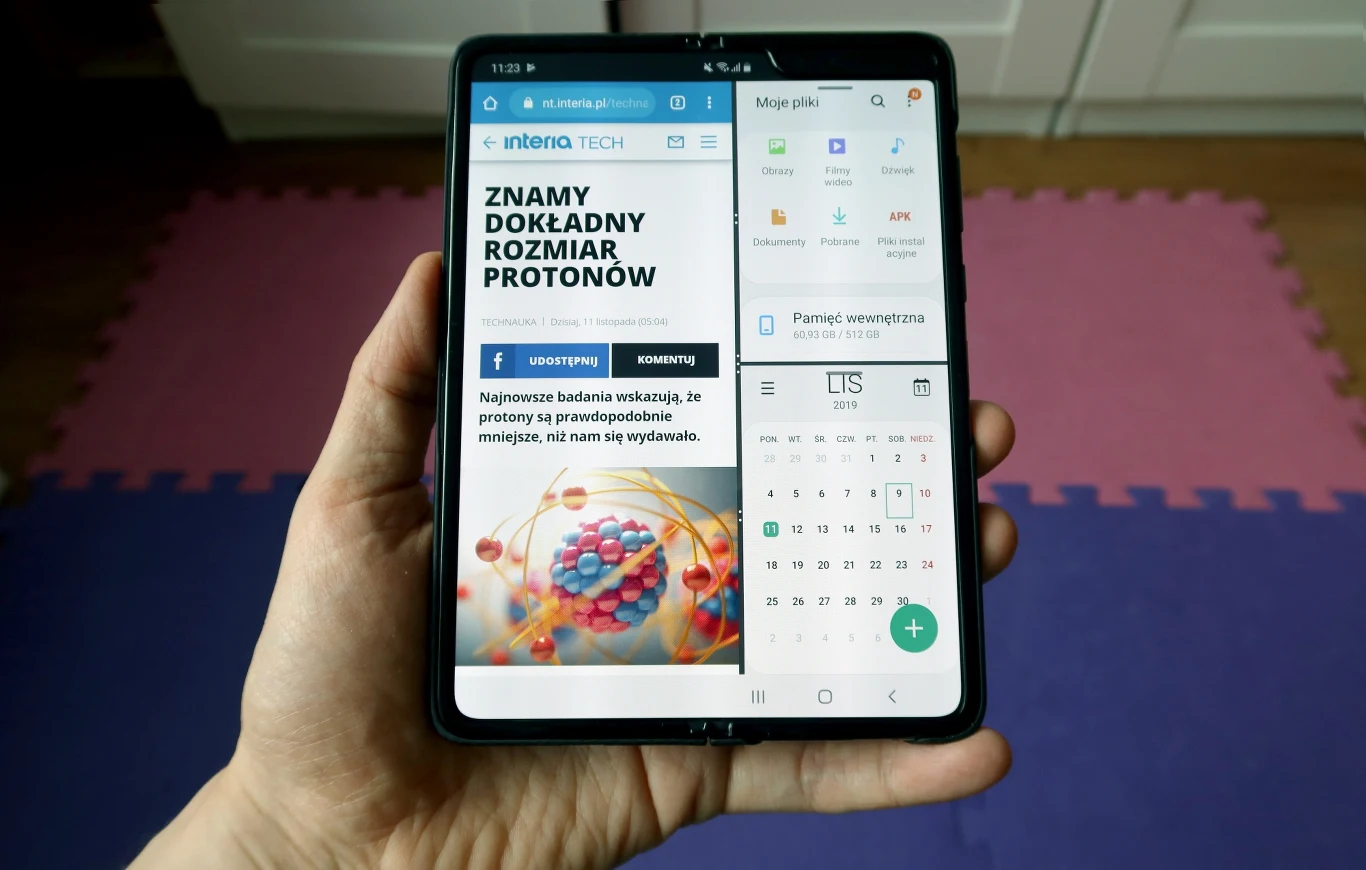 Trzy aplikacje jednoczenie na ekranie