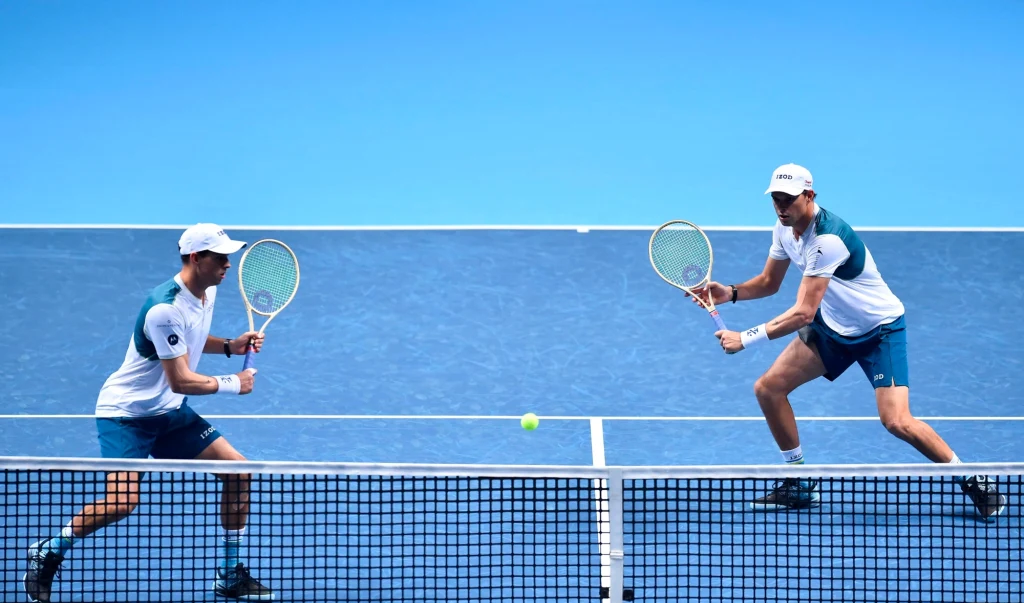 Bracia Bryanowie - z lewej Mike, z prawej Bob Bracia Bryanowie - z lewej Mike, z prawej Bob