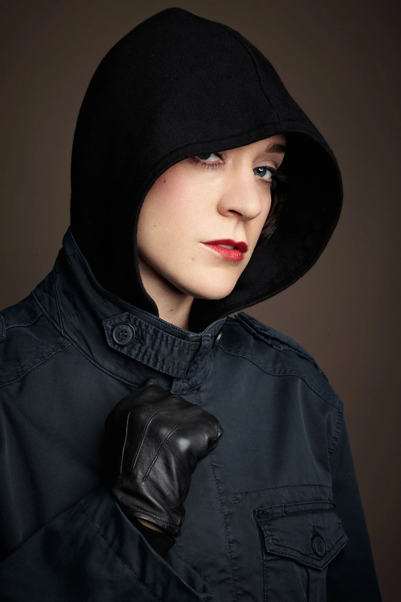 W brytyjskim serialu "Hit and Miss" (2012) Sevigny wcieliła się w postać transseksualnego zabójcy, który przechodzi hormonalną kurację przed planowaną operacją zmiany płci. Aktorka przyznała, że na planie produkcji czuła się "jak dziwoląg", ponieważ rola transseksualisty wymagała od niej noszenia... sztucznego penisa.