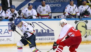 Hokeista Podhala Nowy Targ Adrian Słowakiewicz (L) i Marcin Płachetka (P) z Kadry PZHL U23