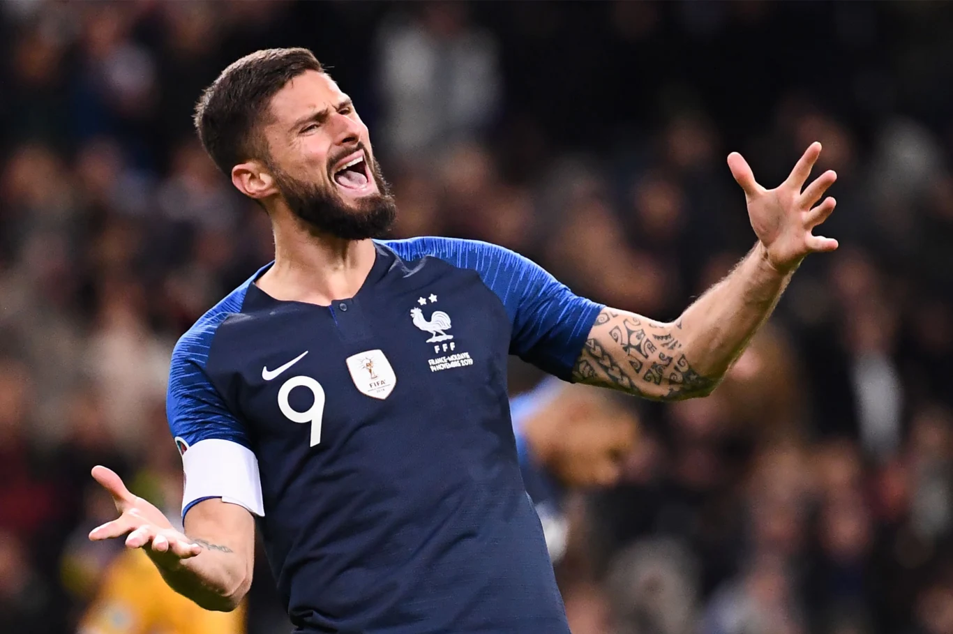 Olivier Giroud w trykocie reprezentacji Francji Olivier Giroud w trykocie reprezentacji Francji