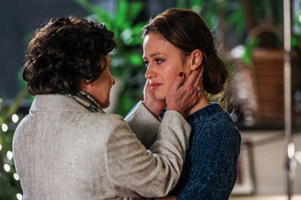 Dorota Kolak i Magdalena Różczka w filmie "1800 gramów" / TVN Fokusmedia, fot. Michał Stawowiak Dorota Kolak i Magdalena Różczka w filmie "1800 gramów" / TVN Fokusmedia, fot. Michał Stawowiak